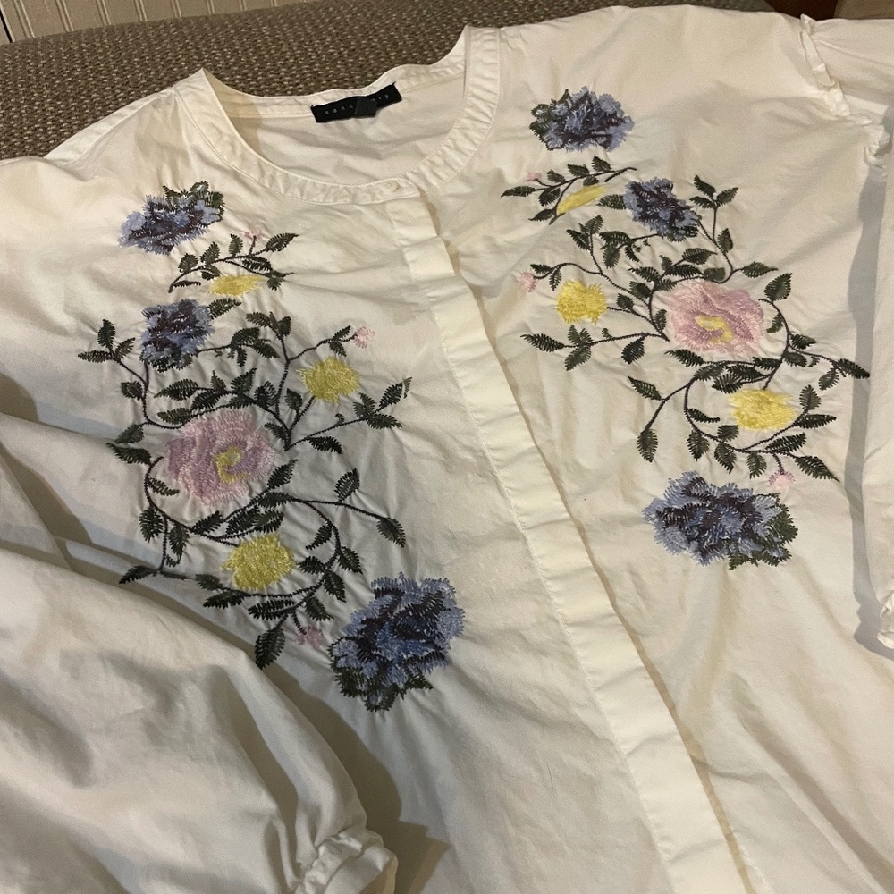 Sanctuary White Blouse Top Embroidered Floral Long Sleeve Top Sz Medium M Cotton - Picture 3 of 8